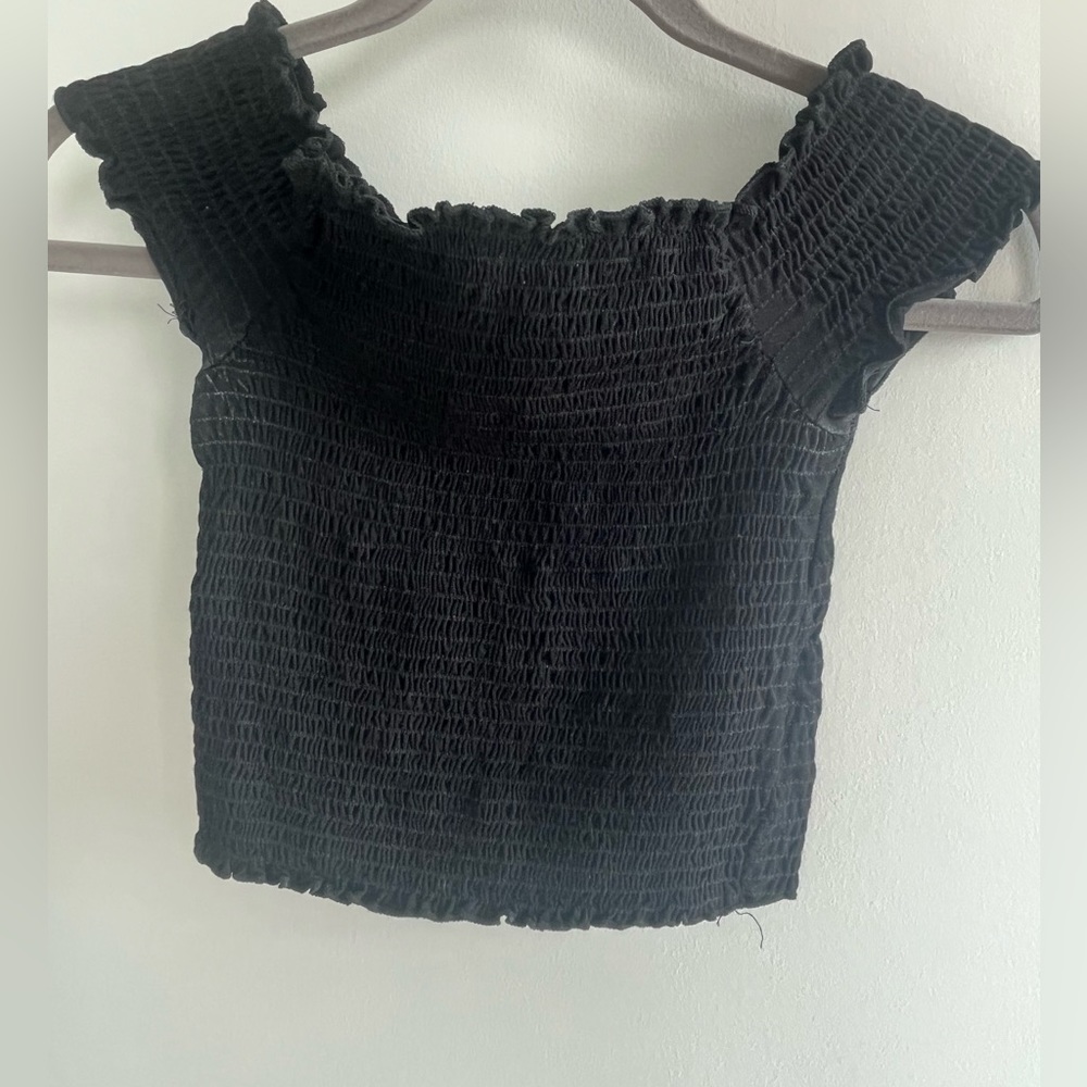 Black off the should ruched top